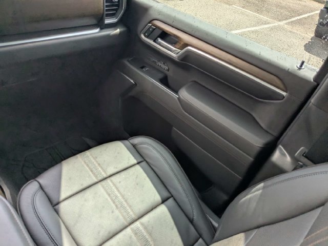 Used 2026 Chevrolet Silverado 1500 High Country w/ High Country Premium Package AWD/4WD image 18