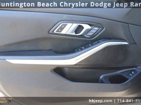 Used 2022 BMW 330i xDrive Sedan w/ M Sport Package image 10