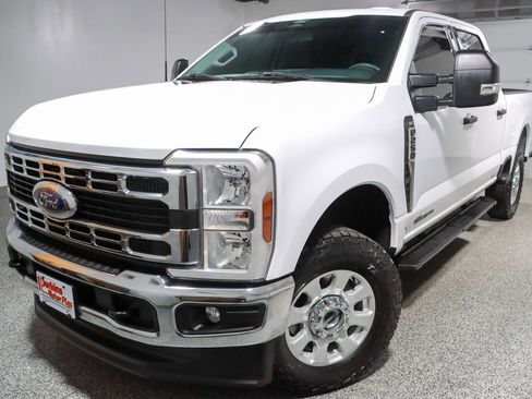 Used 2024 Ford F250 XLT w/ FX4 Off-Road Package AWD/4WD image 33