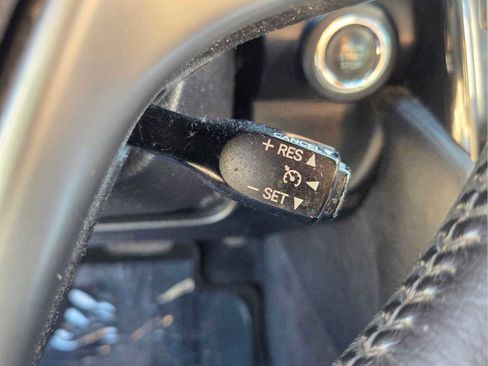 Used 2014 Toyota Camry SE w/ Leather Package FWD image 31