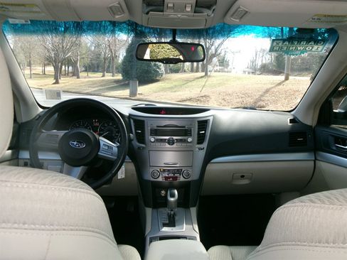 Used 2011 Subaru Legacy 2.5i Premium image 11