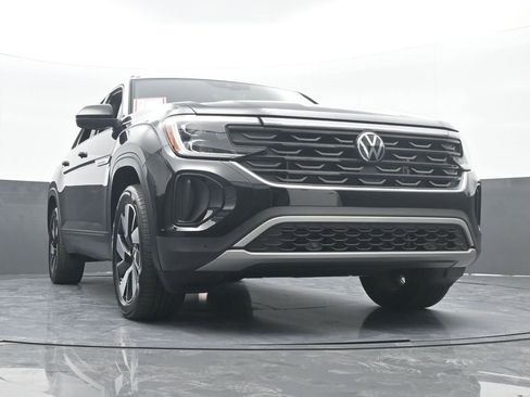 Used 2024 Volkswagen Atlas Cross Sport SE image 62