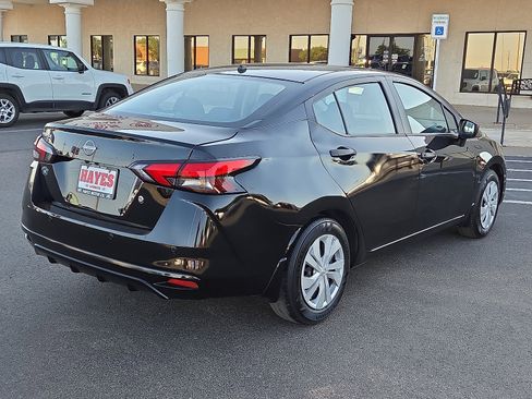 Used 2024 Nissan Versa S FWD image 4