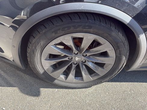 Used 2018 Tesla Model X 100D image 6