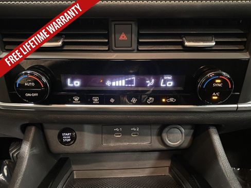 Used 2024 Nissan Rogue SV AWD/4WD image 36