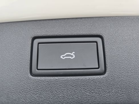 New 2026 Volkswagen Tiguan SE image 15