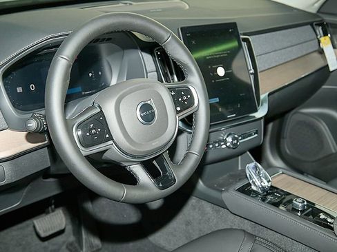 New 2026 Volvo XC90 B6 Plus w/ Protection Package image 13