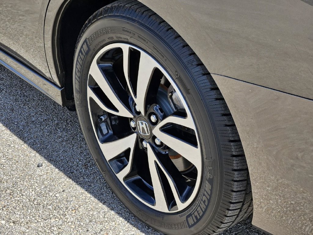 Used 2018 Honda Odyssey Elite image 8