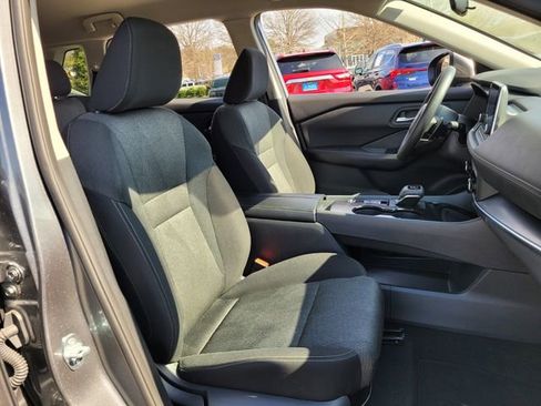 Used 2024 Nissan Rogue SV image 19