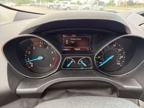 Used 2017 Ford Escape SE FWD image 9