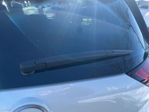 Certified 2023 Nissan Rogue SV image 33