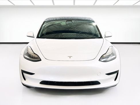 Used 2020 Tesla Model 3 Standard Range image 2