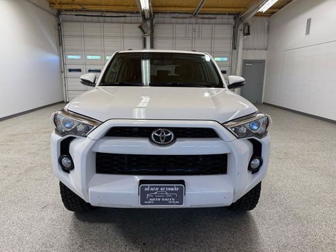 Used 2019 Toyota 4Runner SR5 Premium image 3
