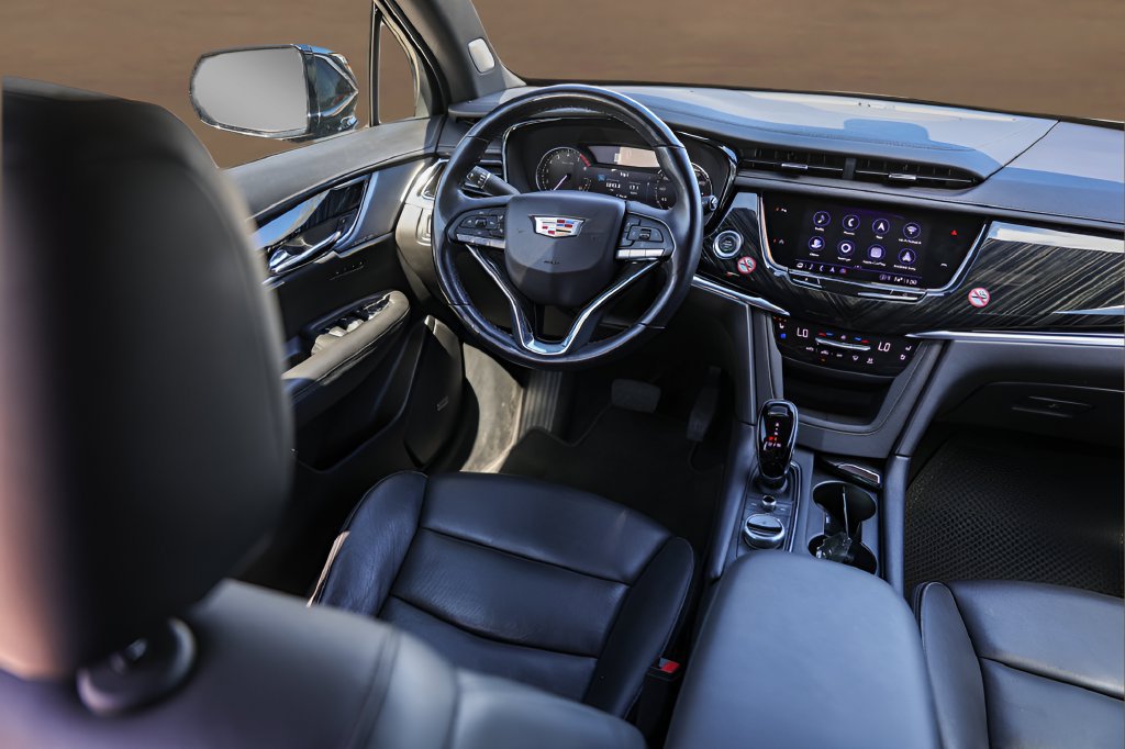 Used 2025 Cadillac XT6 Premium Luxury FWD image 29