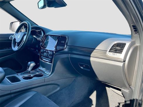 Certified 2022 Jeep Grand Cherokee Laredo X image 28