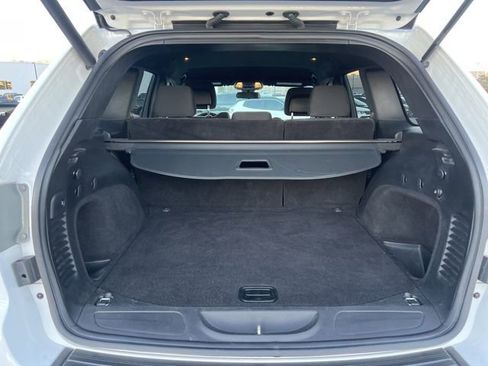 Used 2019 Jeep Grand Cherokee Laredo w/ Security & Convenience Group image 15