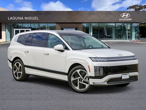 New 2026 Hyundai Ioniq 9 Calligraphy w/ Tow & Go Package AWD/4WD image 1