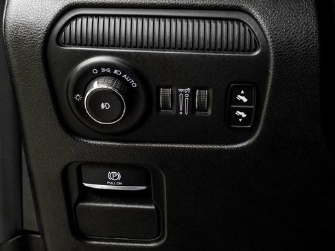 Used 2024 Jeep Wagoneer L Series II AWD/4WD image 41