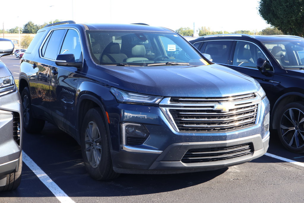 Used 2023 Chevrolet Traverse LT AWD/4WD image 3