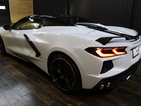 Used 2024 Chevrolet Corvette Stingray Premium Conv w/ Z51 Performance Package image 3