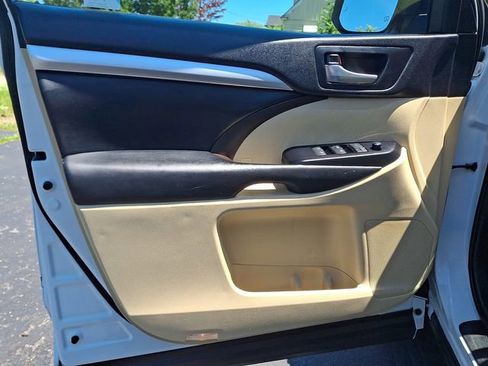 Used 2018 Toyota Highlander XLE AWD/4WD image 13
