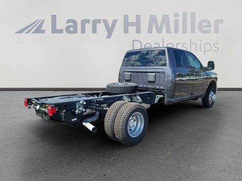 New 2025 RAM 3500 Tradesman w/ Chrome Appearance Group image 6