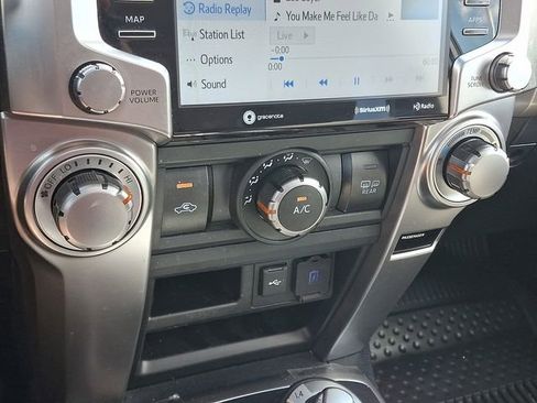 Used 2023 Toyota 4Runner SR5 Premium w/ Moonroof Package AWD/4WD image 17