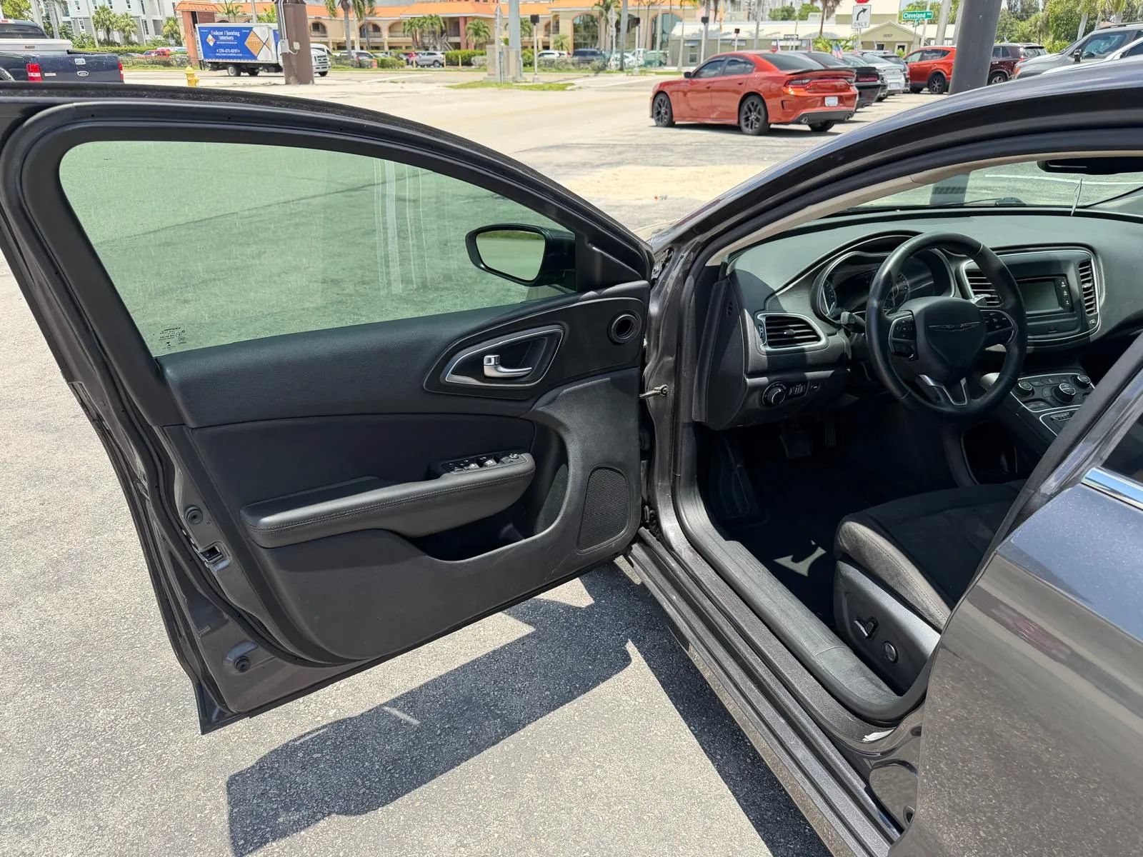 Used 2015 Chrysler 200 Limited w/ Convenience Group FWD image 10
