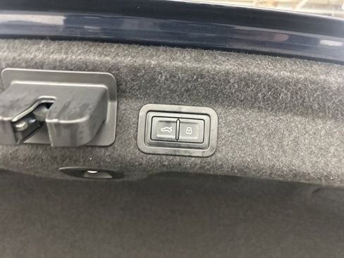 Used 2023 Audi A6 Premium Plus w/ Premium Plus Package image 32