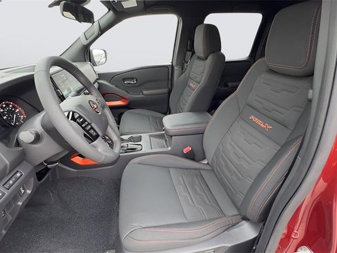 Used 2025 Nissan Frontier Pro-X w/ Pro Convenience Package image 16