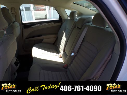 Used 2019 Ford Fusion SE image 13