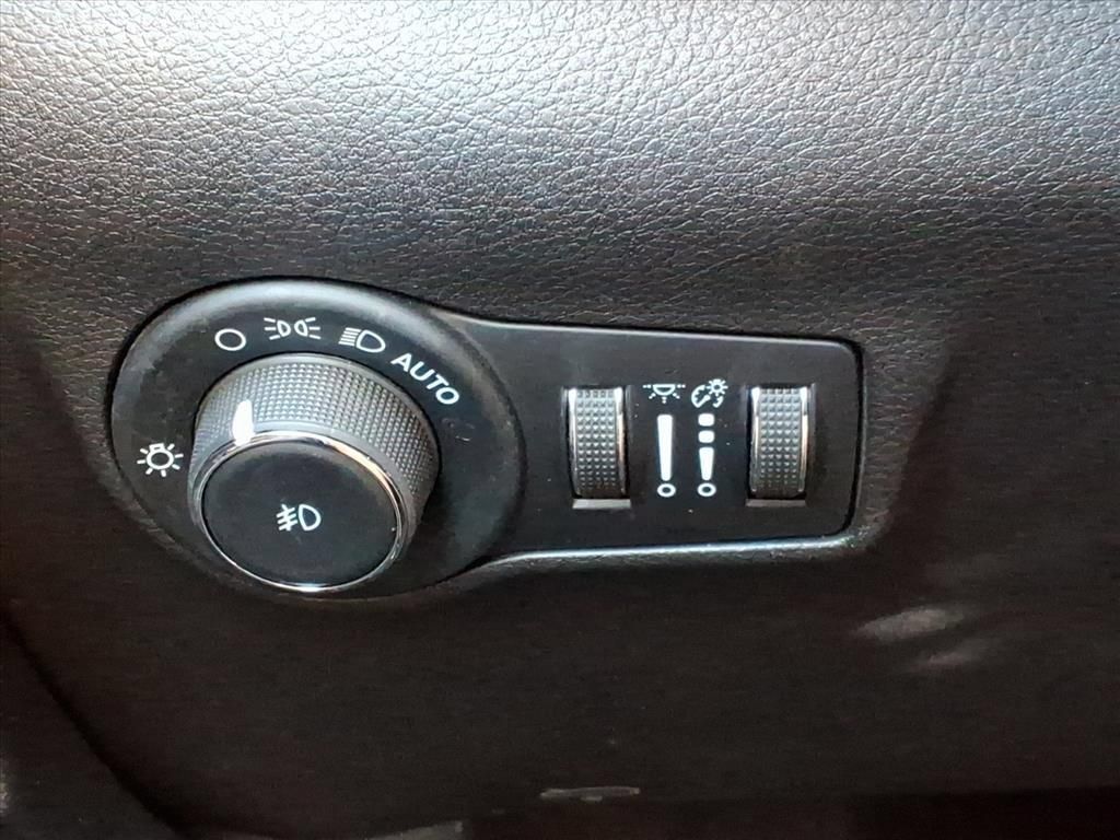 Used 2022 Jeep Compass Trailhawk w/ Trailhawk Elite Group AWD/4WD image 11