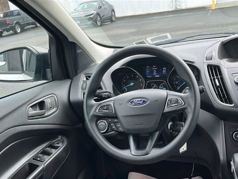 Used 2019 Ford Escape S image 21