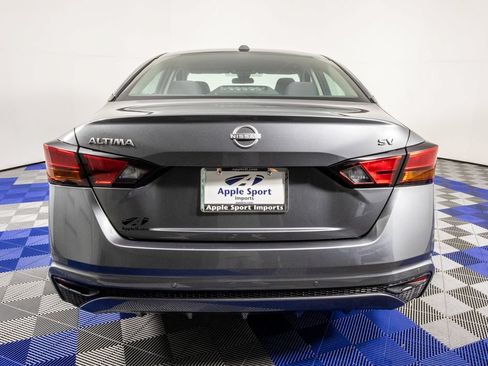Used 2024 Nissan Altima 2.5 SV FWD image 7