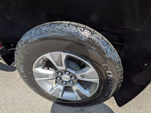 Used 2019 Chevrolet Colorado Z71 AWD/4WD image 9