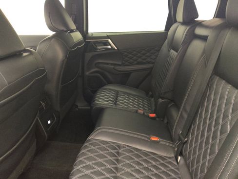 Used 2022 Mitsubishi Outlander SEL AWD/4WD image 18