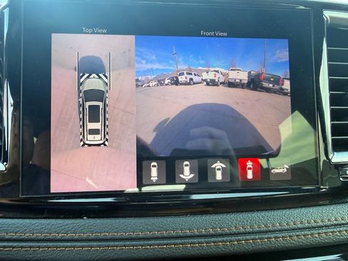 Used 2023 Chrysler Pacifica Pinnacle image 45