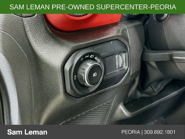 Used 2023 Jeep Wrangler Unlimited Rubicon w/ Cold Weather Group AWD/4WD image 10