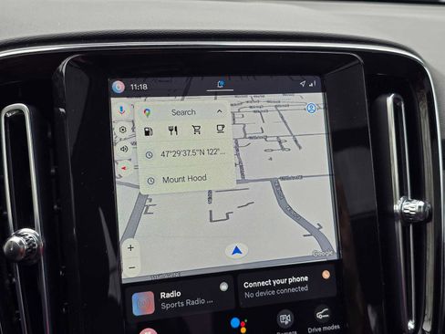 Certified 2025 Volvo XC40 B5 Plus AWD/4WD image 29