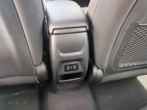 Used 2025 Hyundai Venue SEL FWD image 20