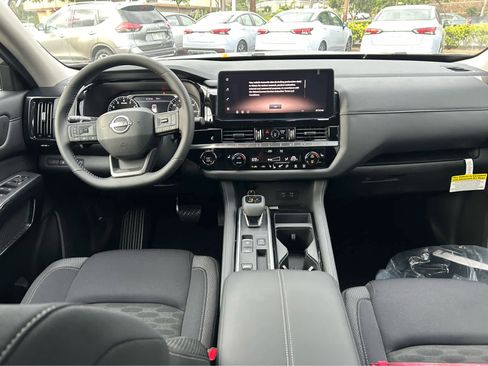 New 2026 Nissan Pathfinder SV image 9