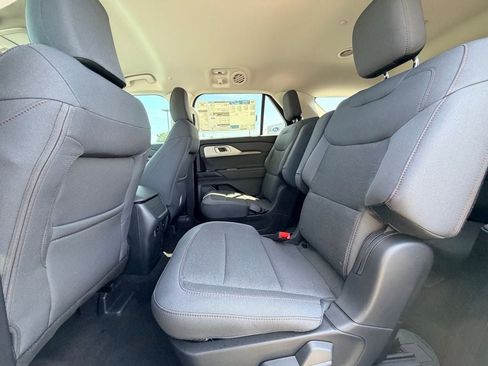 New 2026 Ford Explorer Active RWD image 11