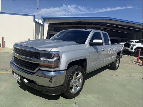 Used 2019 Chevrolet Silverado 1500 LT AWD/4WD image 3