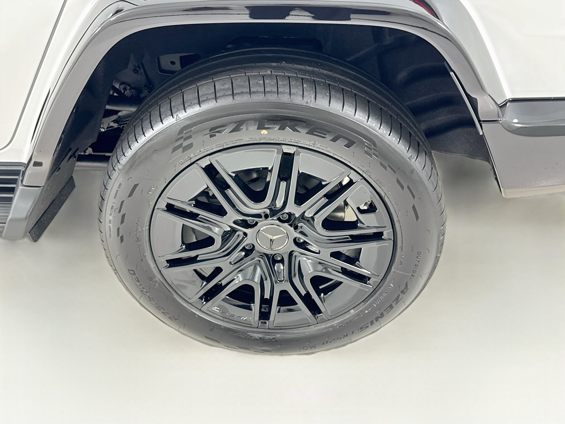 New 2027 Mercedes-Benz G 580 e image 34