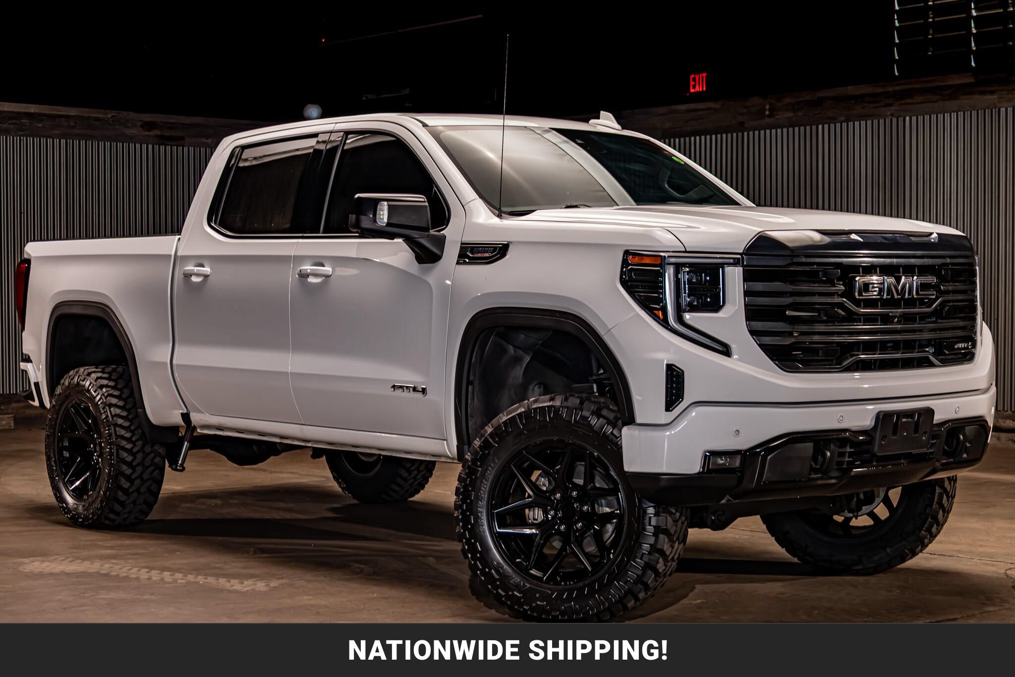 Used 2023 GMC Sierra 1500 AT4 w/ Technology Package AWD/4WD image 1