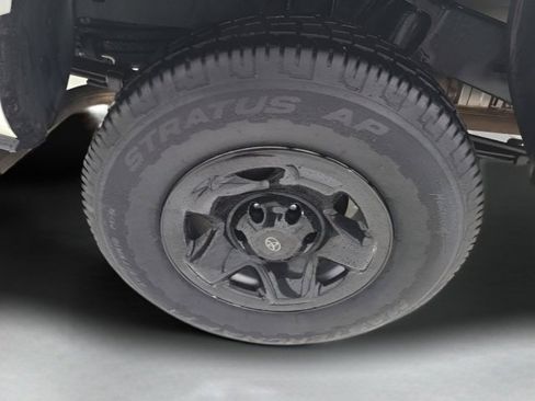 Used 2016 Toyota Tacoma SR RWD image 12
