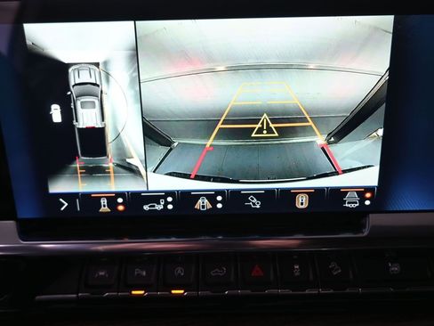 Used 2025 Chevrolet Silverado 1500 LT w/ Z71 Off-Road Package image 32