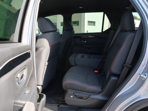 Used 2025 Honda Pilot Sport image 31
