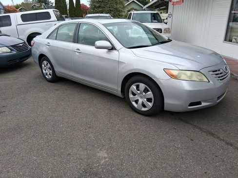 Used 2007 Toyota Camry LE FWD image 2