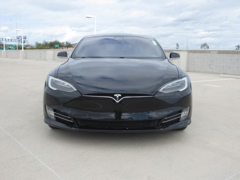 Used 2018 Tesla Model S 75D image 3